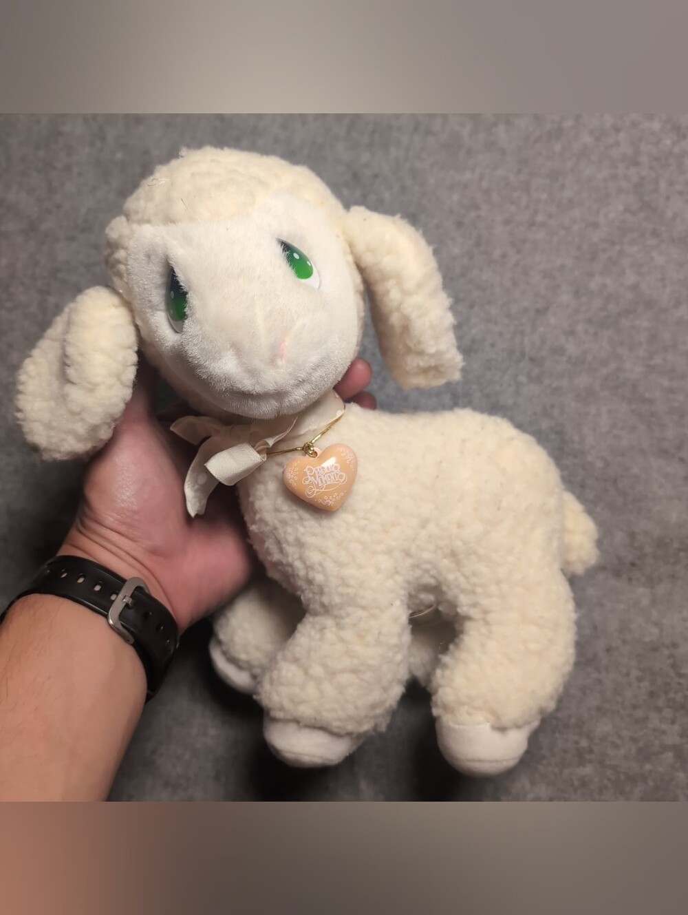 Vintage 1985 Precious Moments Lamb Plush Applause Locket 10" GUC